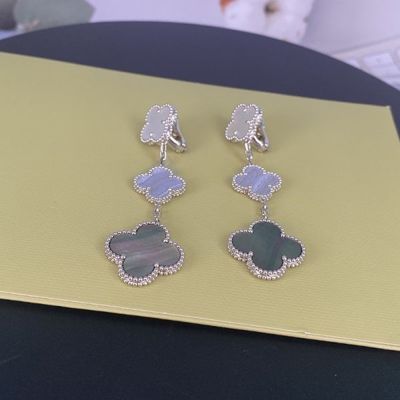 VCA Magic Alhambra 18k Witgoud Druppel oorbellen 3 Motieven Blauwe Chalcedonie oorbellen