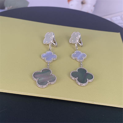 VCA Magic Alhambra 18k Witgoud Druppel oorbellen 3 Motieven Blauwe Chalcedonie oorbellen