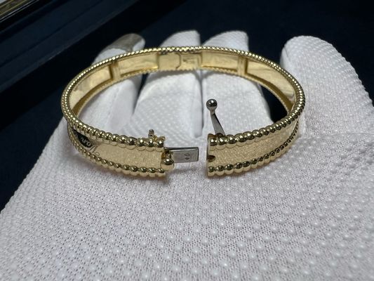 Van Cleef Arpels Solid 18k Gold Accessoires Geel Goud PerléE Signatuur Armband