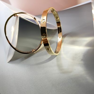 Juwelen Op maat Gemaakt 18K Gouden Armbanden Cartier Liefde Armband 0,4 karaat