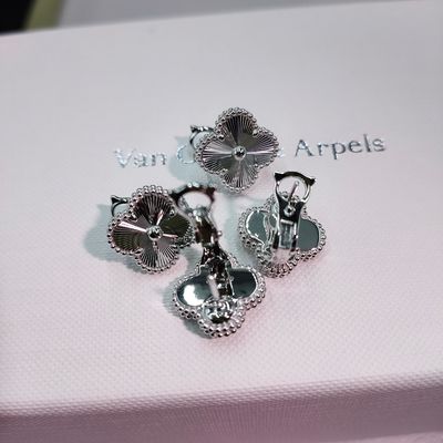 18k goud Van Cleef Arpels Vintage Alhambra oorbellen Luxe merk sieraden